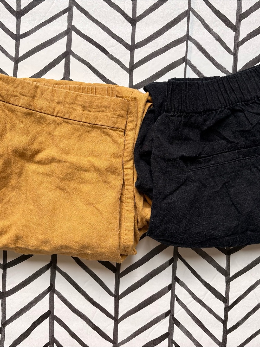 Old Navy Ankle-Length Pull-On Pants in Mustard and Black